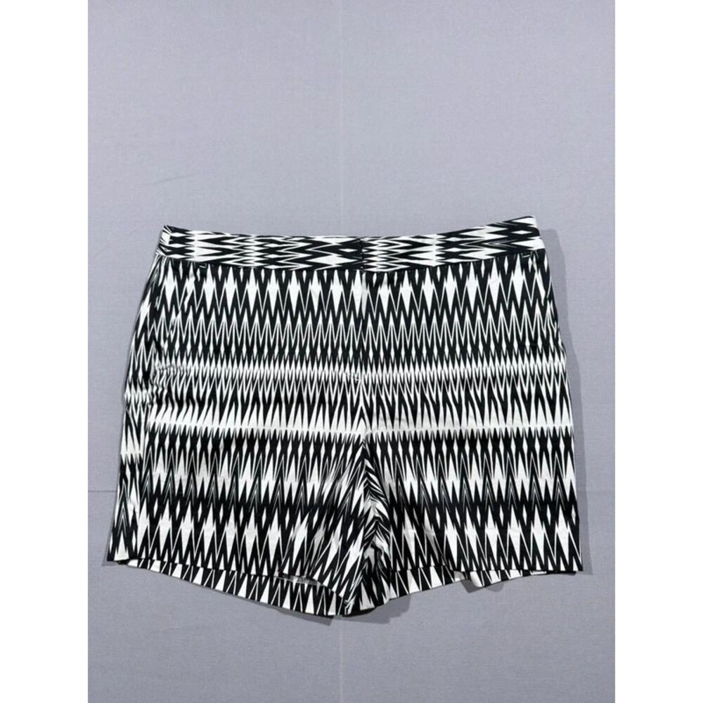 Worthington Womens Size 14 Geometric Shorts